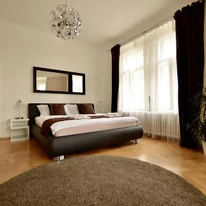 Beautiful In , Praga República Checa